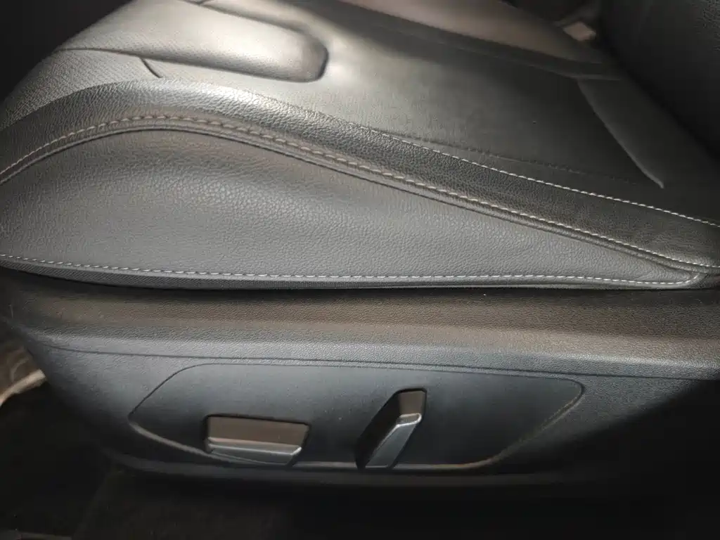 Hyundai Elantra — фото 10