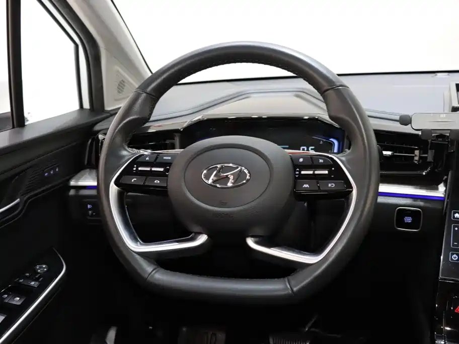 Hyundai Custo — фото 14