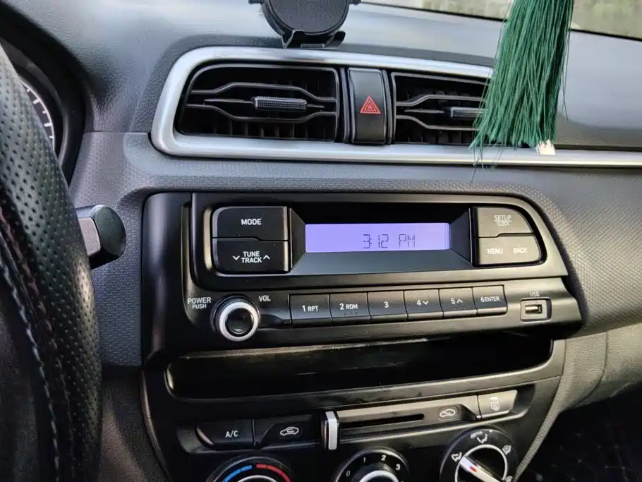 Hyundai Verna — фото 13