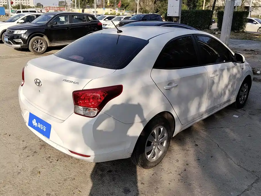 Hyundai Verna — фото 3