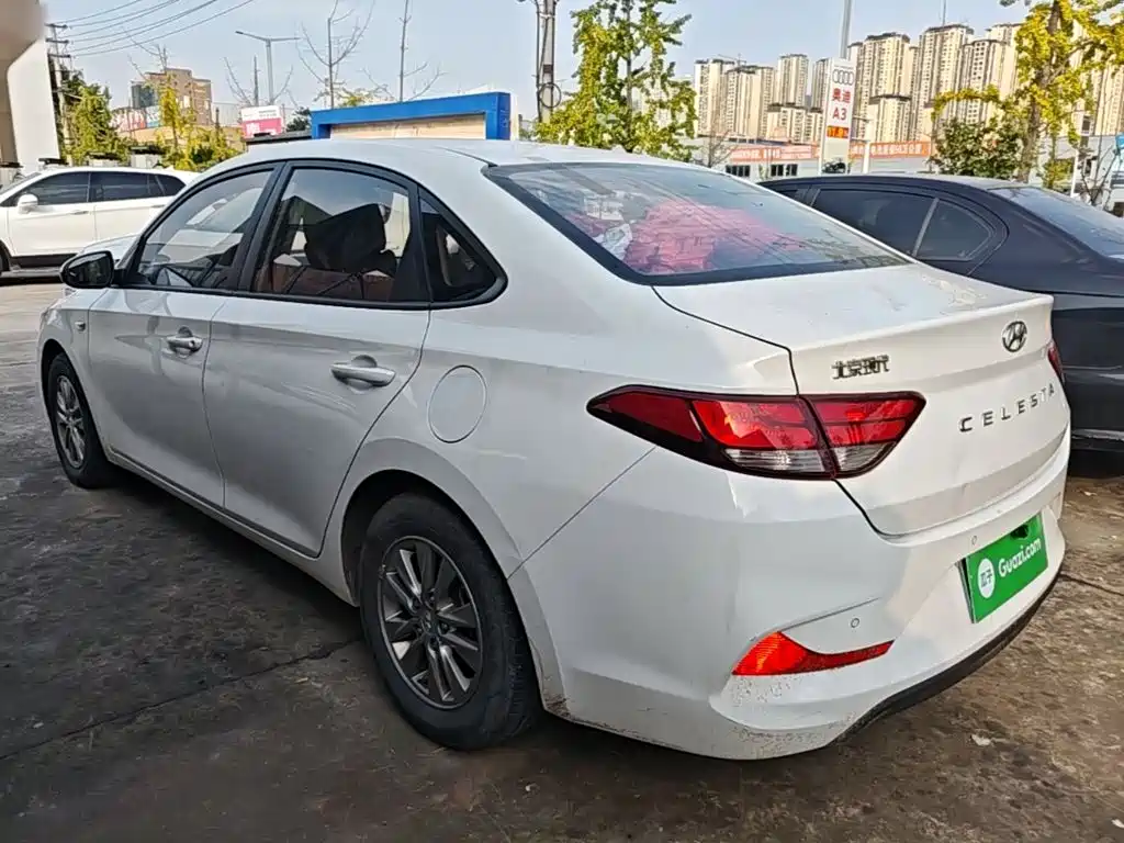 Hyundai Elantra — фото 5