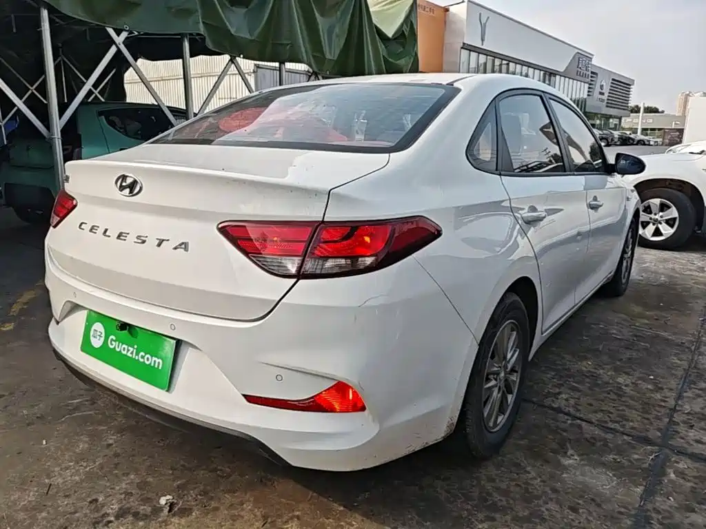Hyundai Elantra — фото 7