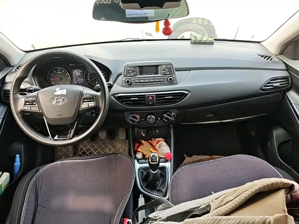 Hyundai Elantra — фото 10