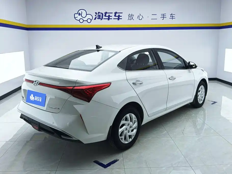 Hyundai Verna — фото 3