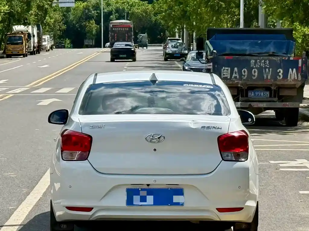 Hyundai Verna — фото 4