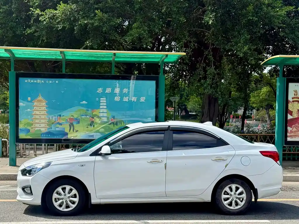Hyundai Verna — фото 5