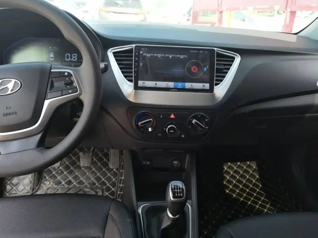 Hyundai Verna — фото 13