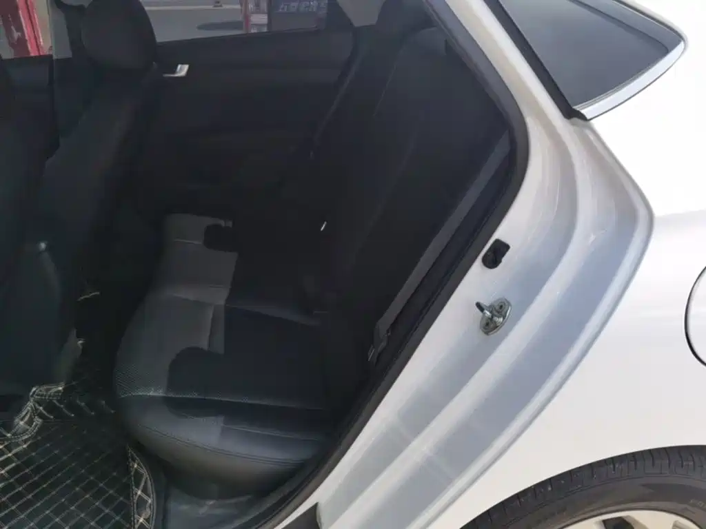 Hyundai Verna — фото 17