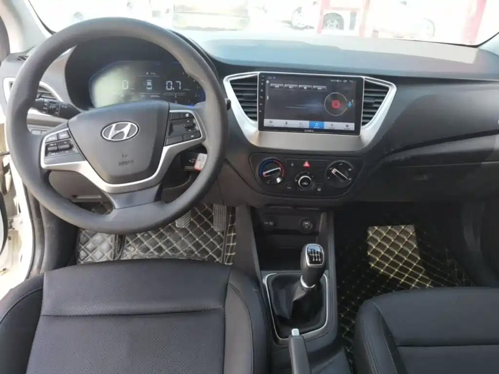 Hyundai Verna — фото 10