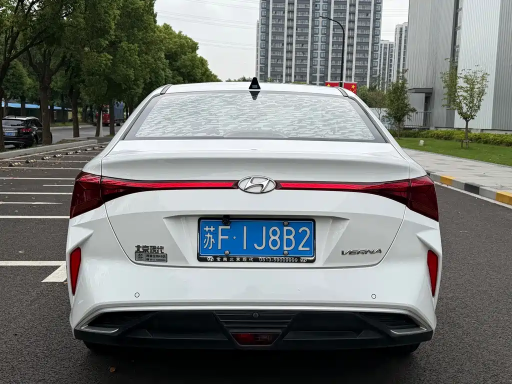 Hyundai Verna — фото 5