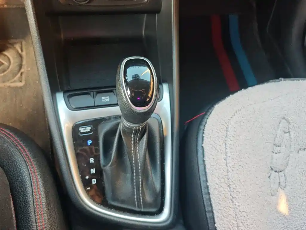 Hyundai Elantra — фото 15