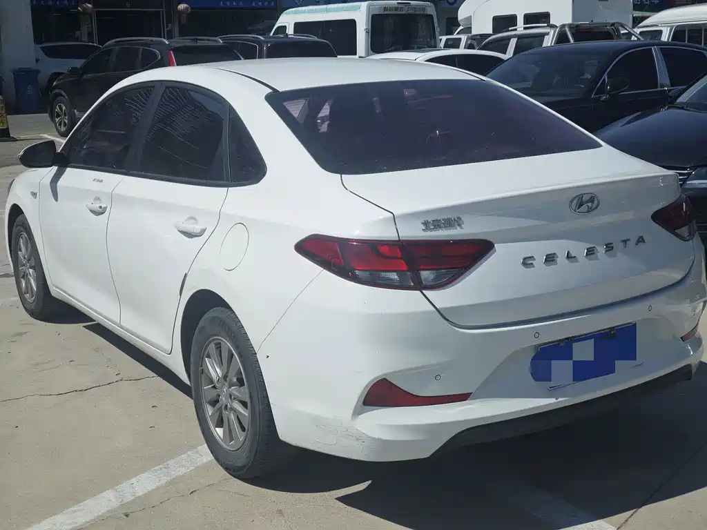 Hyundai Elantra — фото 3