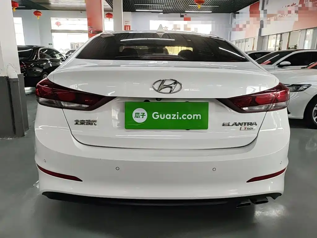 Hyundai Elantra — фото 6