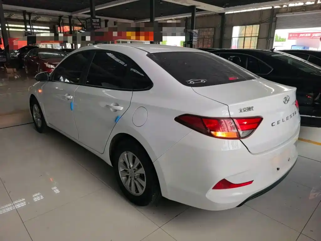 Hyundai Elantra — фото 23
