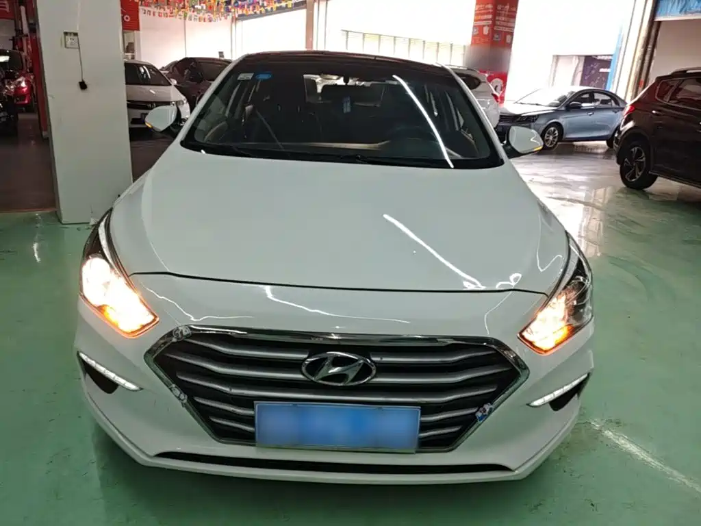 Hyundai Mistra — фото 3