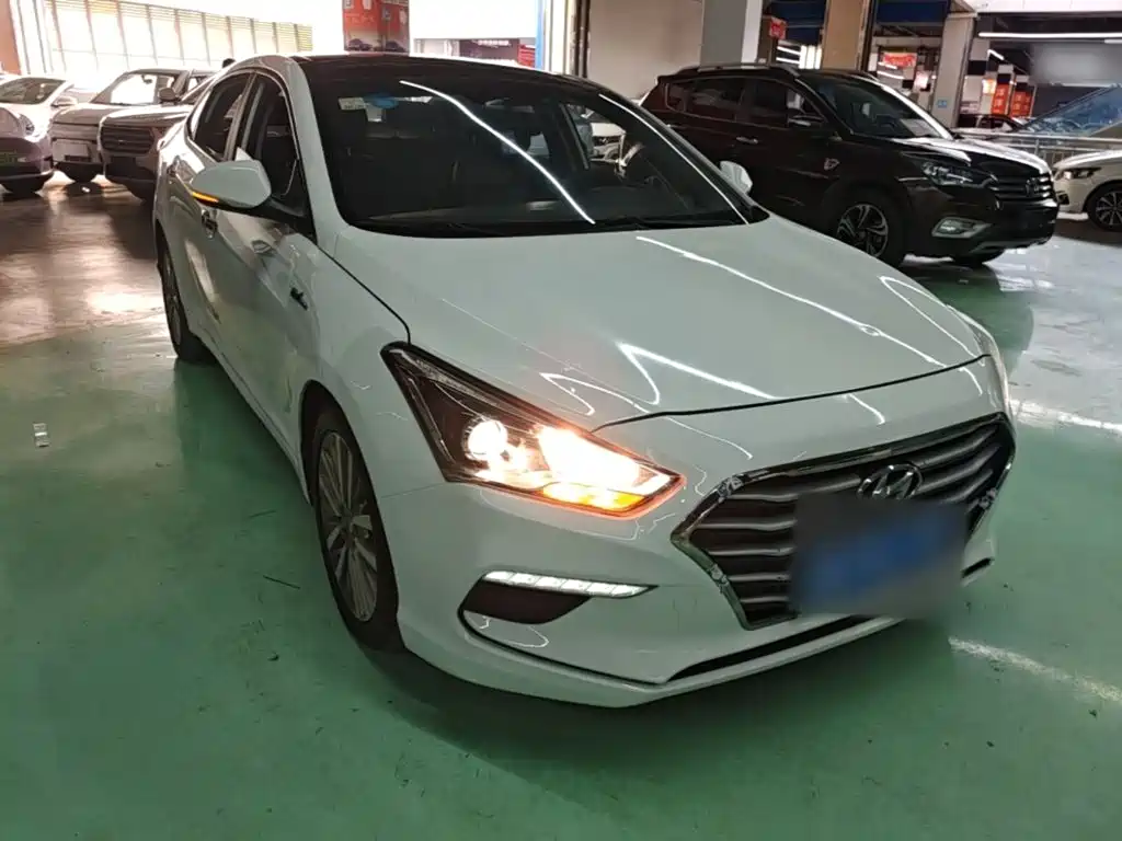 Hyundai Mistra — фото 4