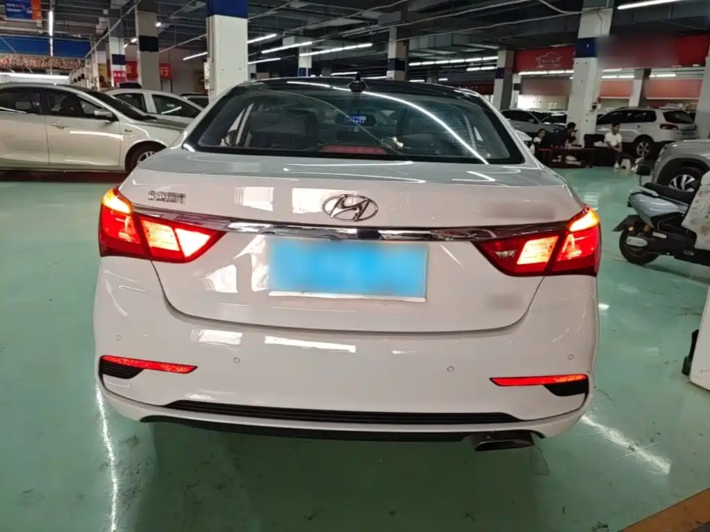 Hyundai Mistra — фото 6