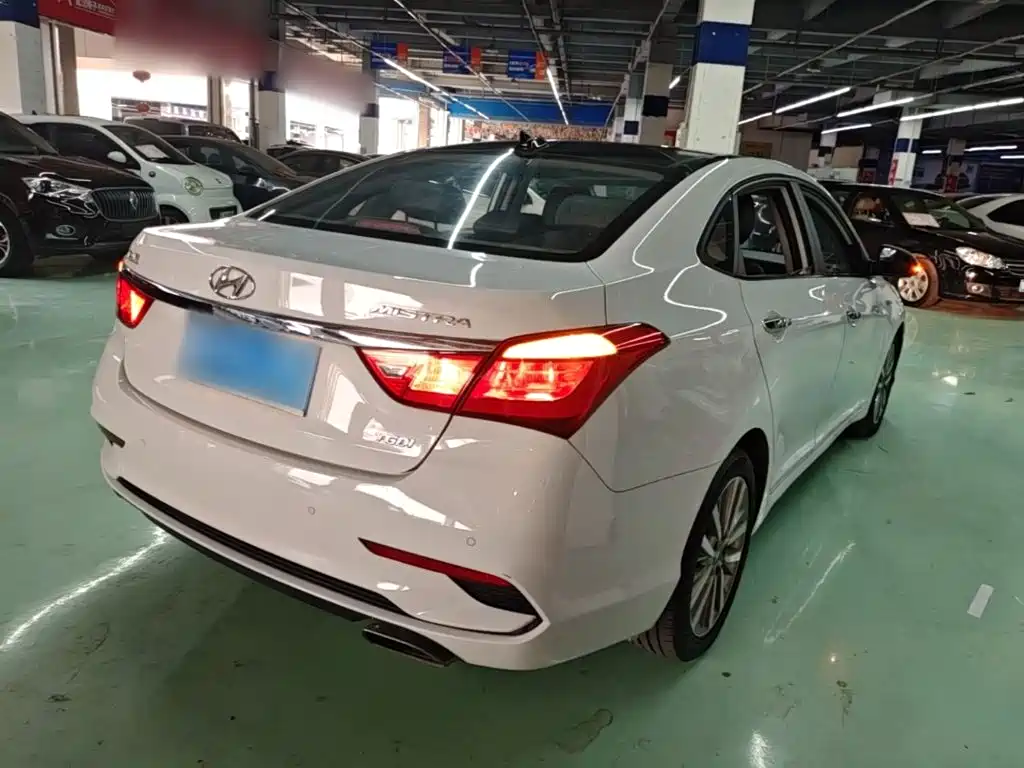Hyundai Mistra — фото 7