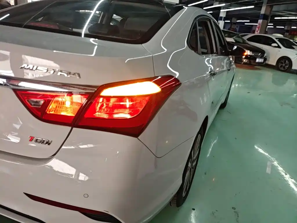 Hyundai Mistra — фото 8