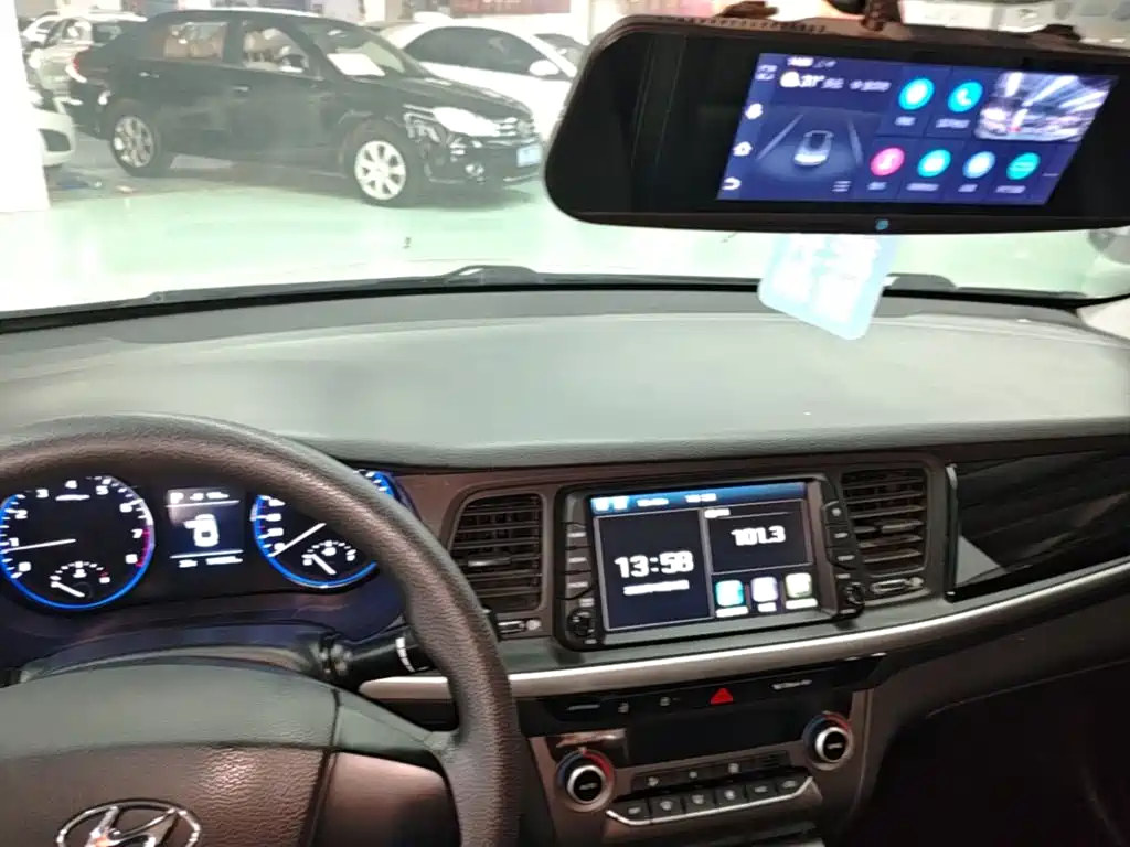 Hyundai Mistra — фото 10