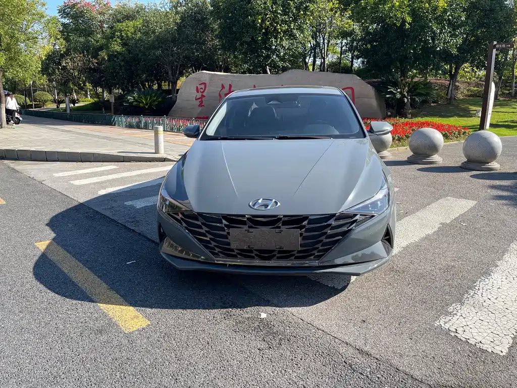 Hyundai Elantra — фото 2
