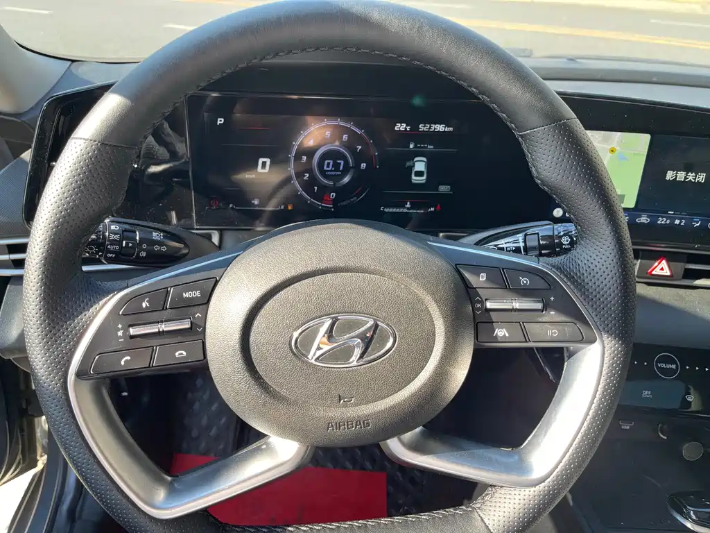 Hyundai Elantra — фото 14