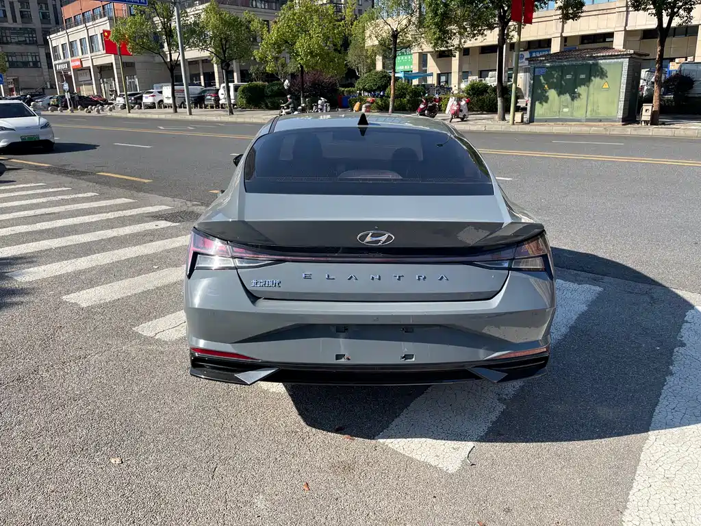 Hyundai Elantra — фото 6