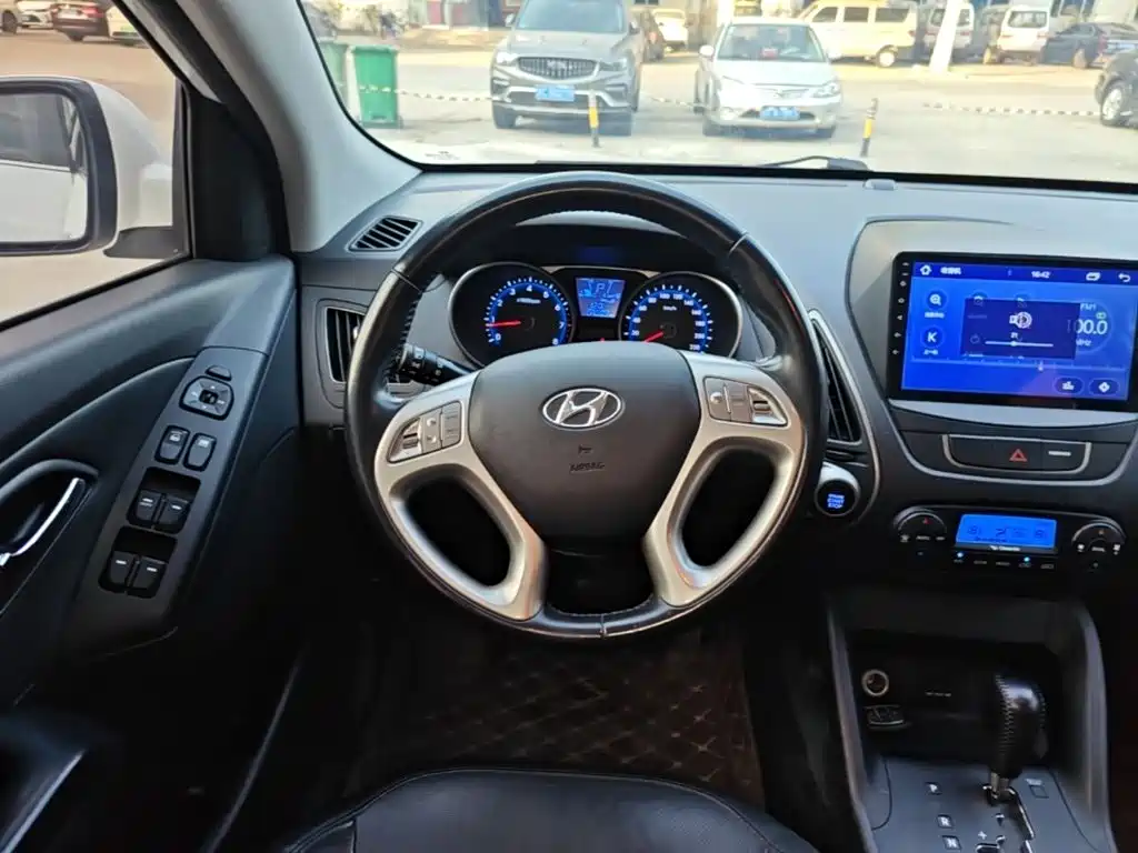 Hyundai ix35 — фото 11