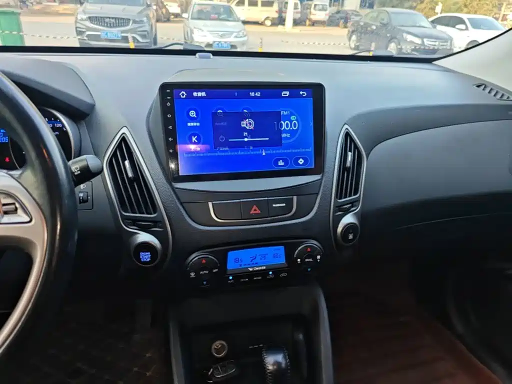 Hyundai ix35 — фото 13