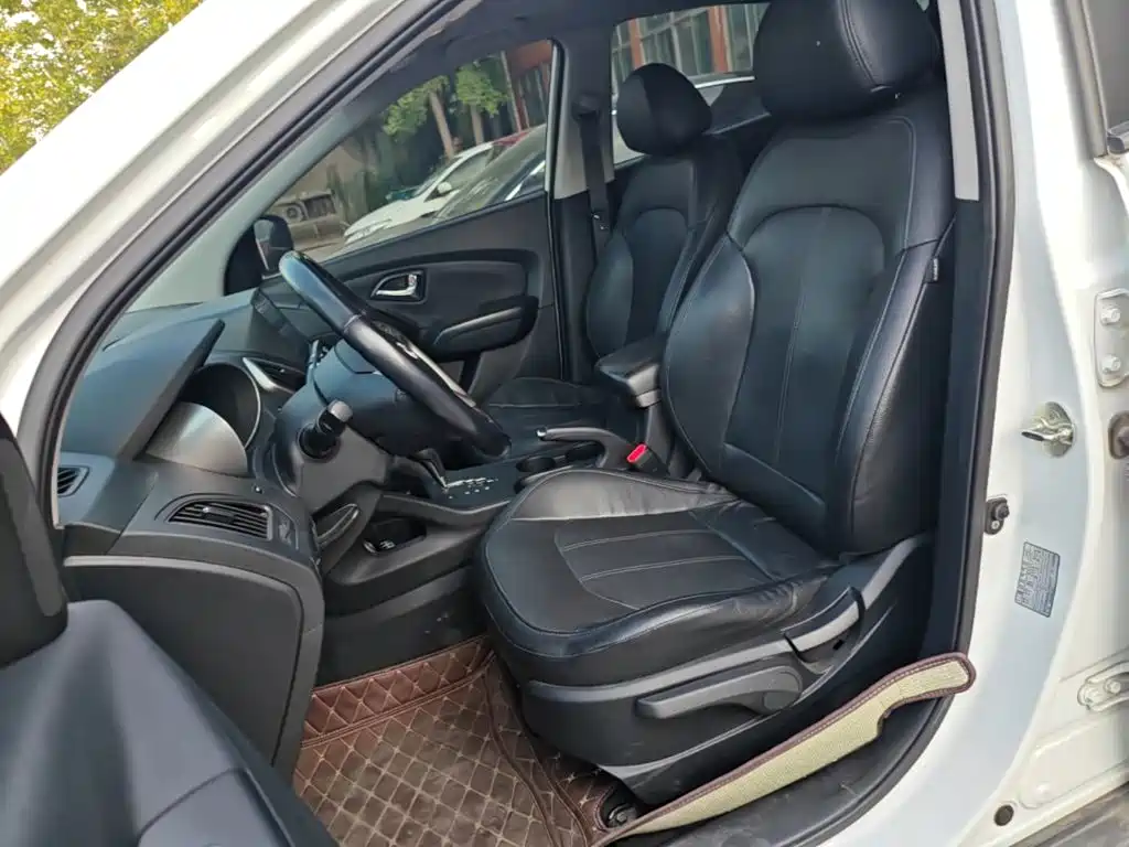 Hyundai ix35 — фото 15