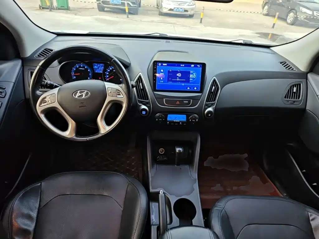 Hyundai ix35 — фото 10