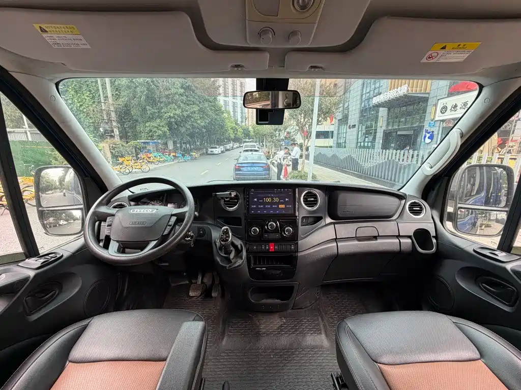 IVECO Ousheng — фото 11