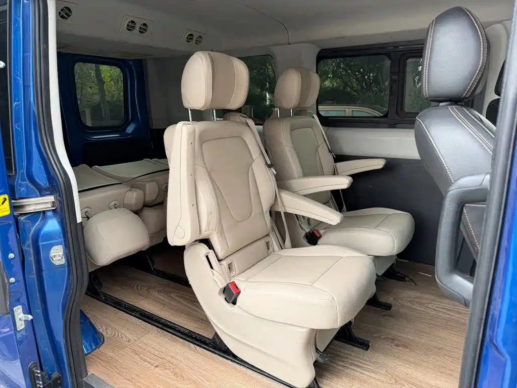 IVECO Ousheng — фото 10