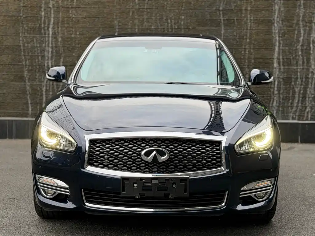 Infiniti Q70 — фото 2