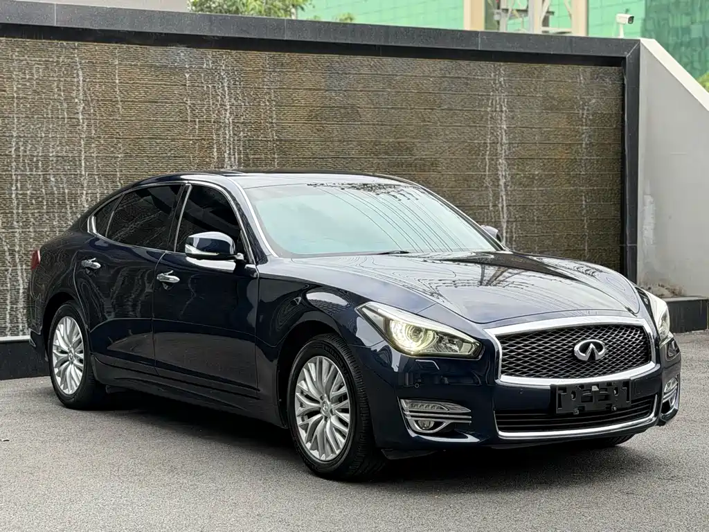 Infiniti Q70 — фото 3