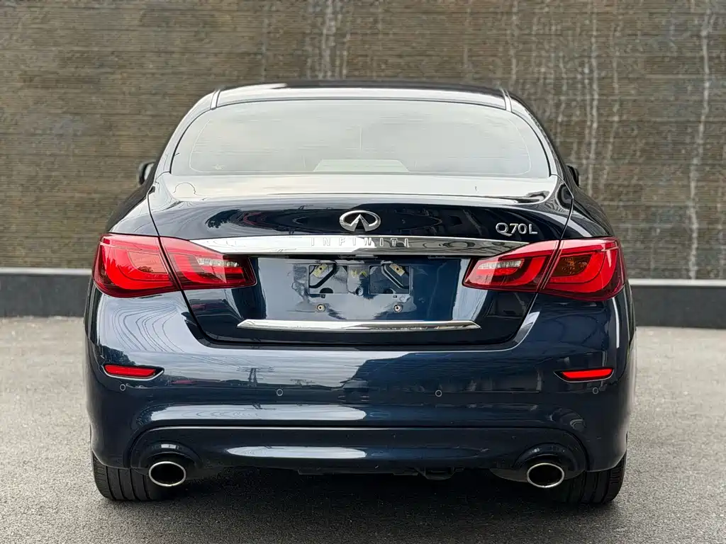 Infiniti Q70 — фото 9