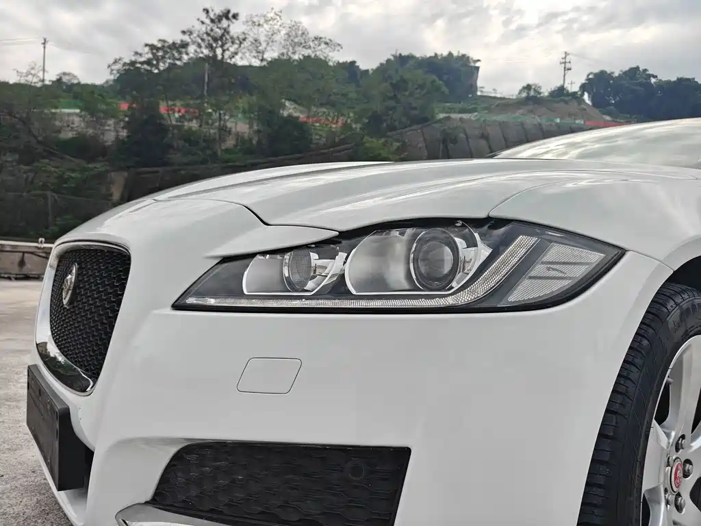 Jaguar XFL — фото 10