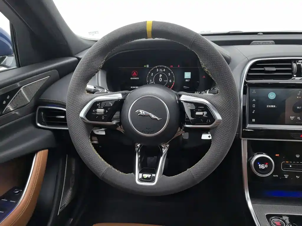 Jaguar XEL — фото 11