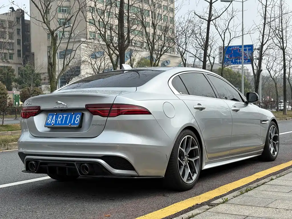 Jaguar XEL — фото 10
