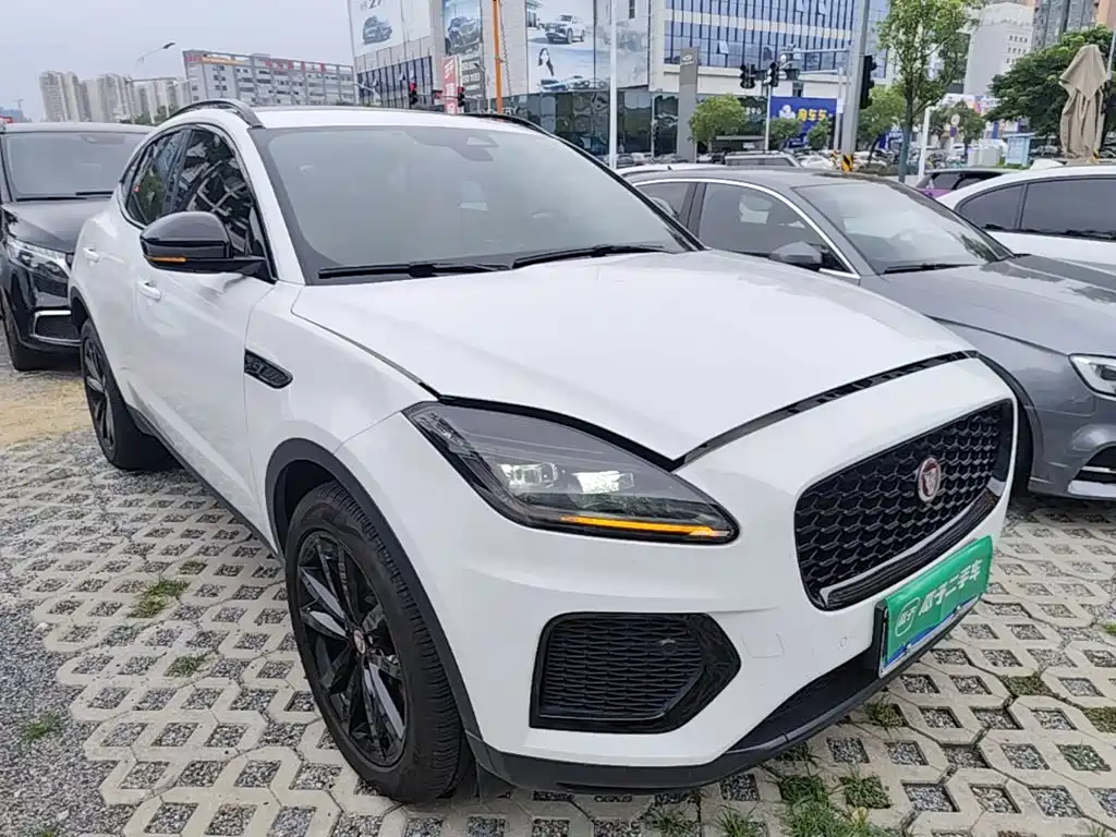 Jaguar E-PACE — фото 4