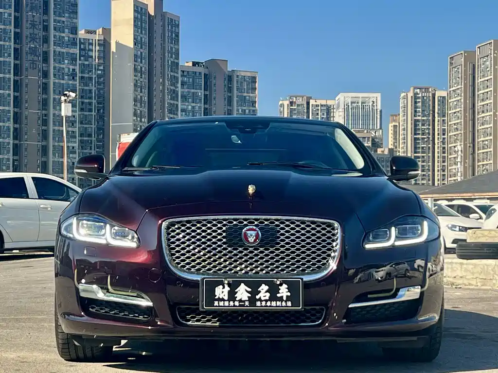 Jaguar XJ — фото 2