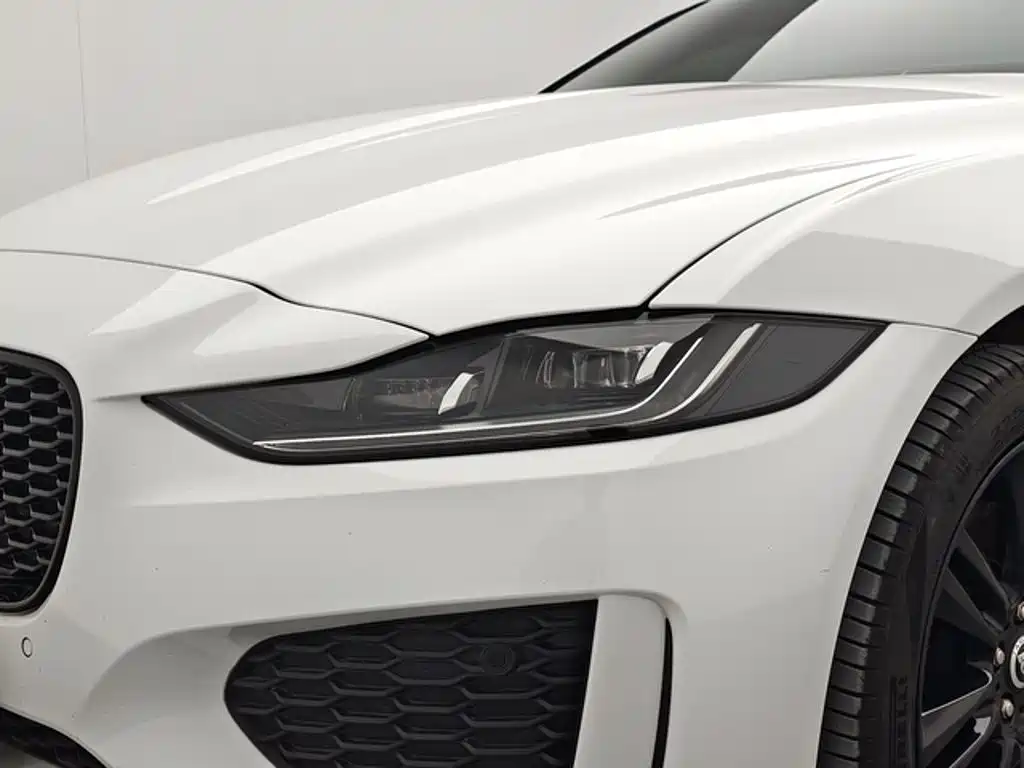 Jaguar XEL — фото 14