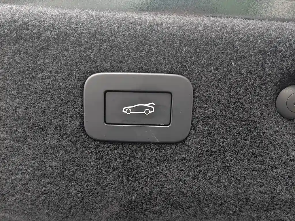 Jaguar XFL — фото 13