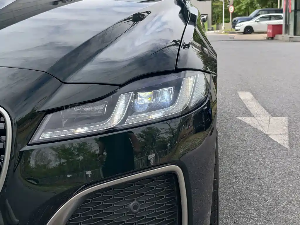 Jaguar XFL — фото 10
