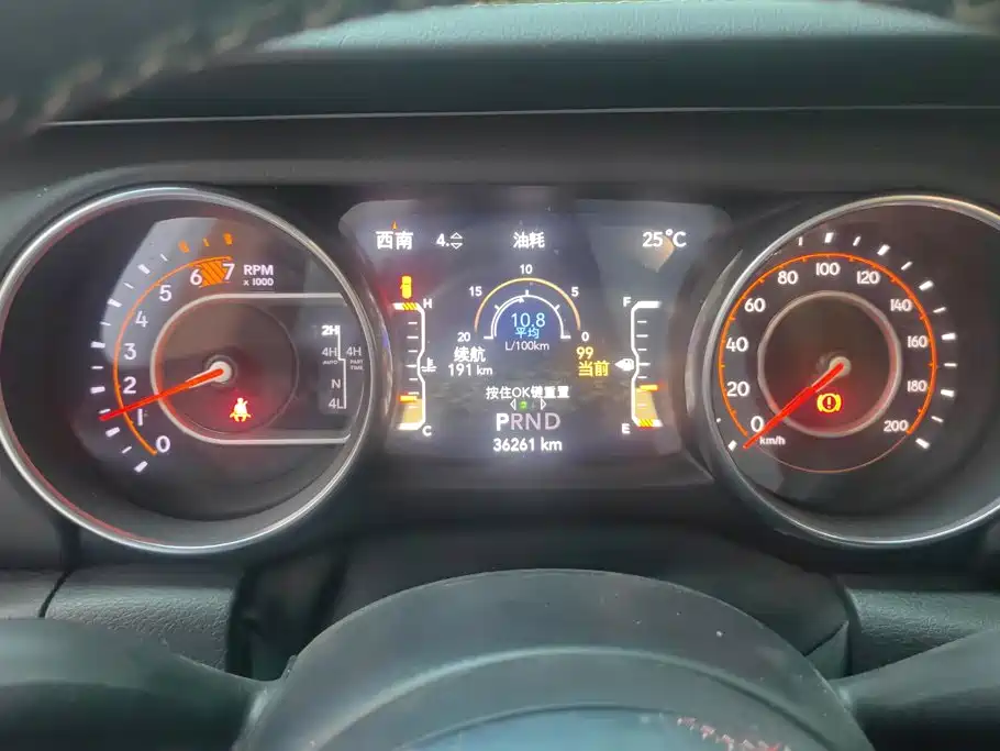 Jeep Wrangler — фото 14