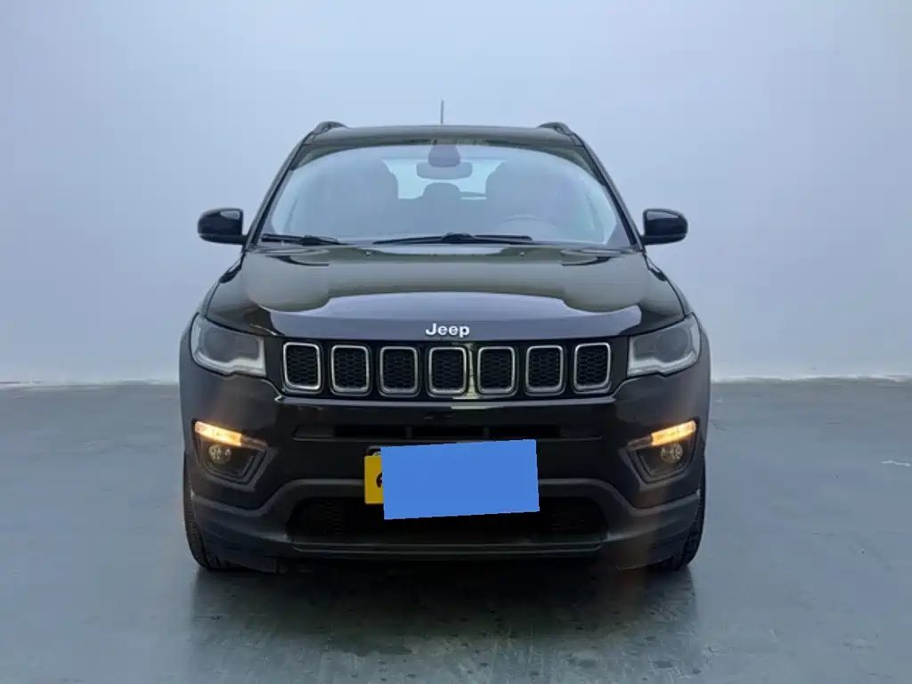 Jeep Compass — фото 4