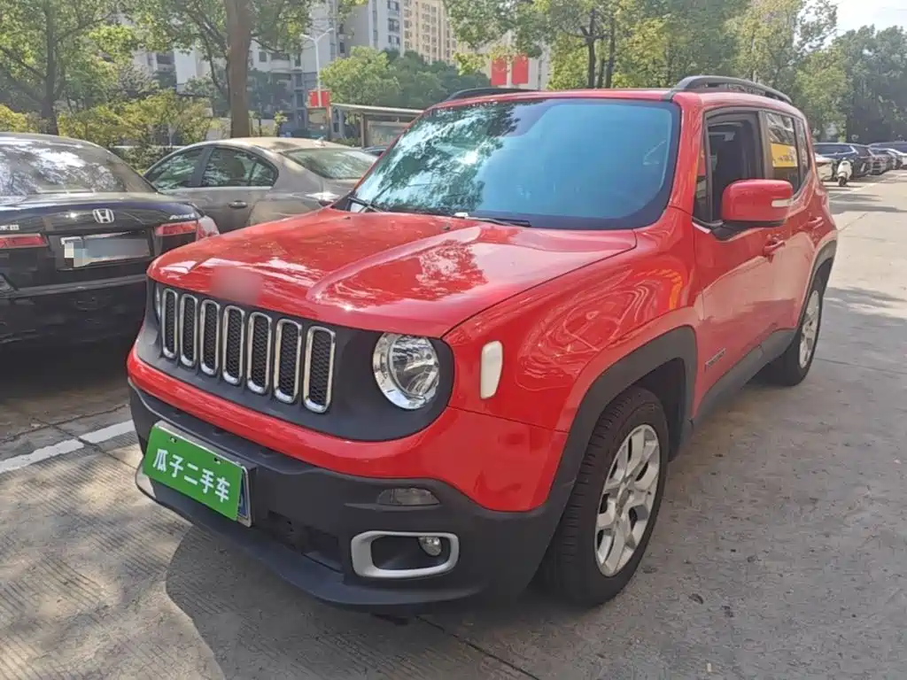 Jeep Renegade — фото 2