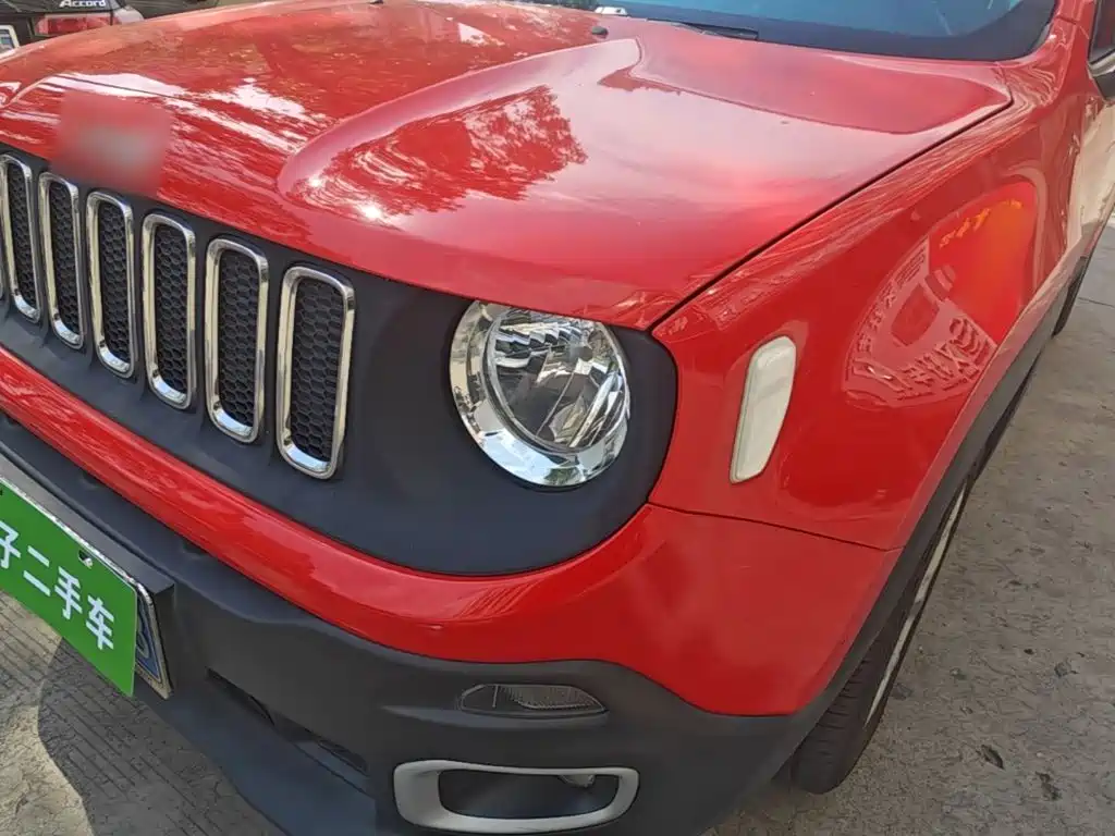 Jeep Renegade — фото 17