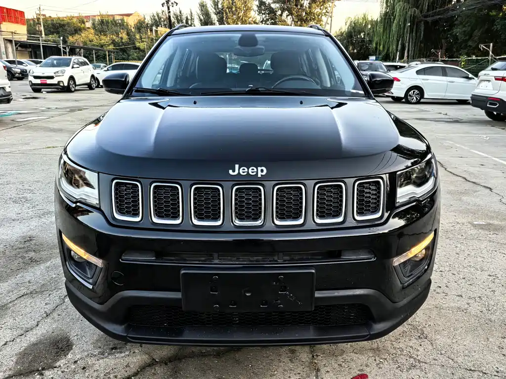 Jeep Compass — фото 2