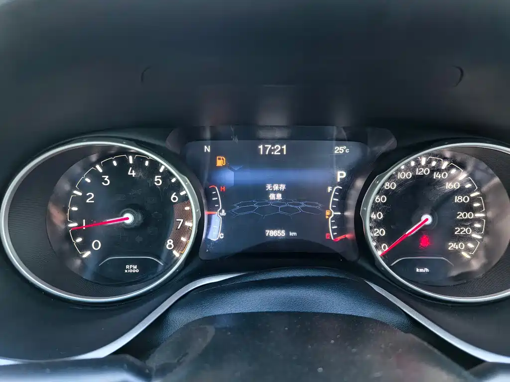 Jeep Compass — фото 18
